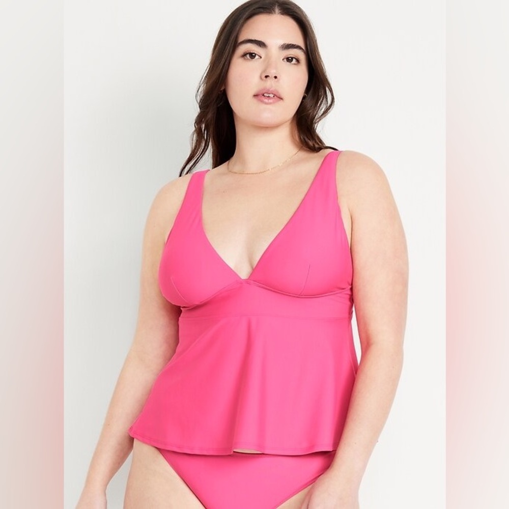 NWT! Old Navy V-Neck Swing Tankini Swim Top 🏝️